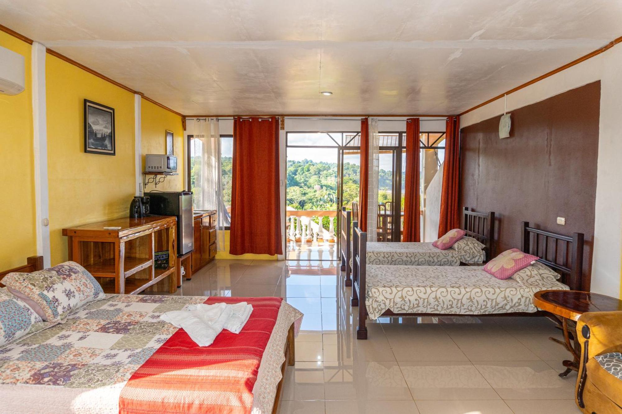 Villa Manolo Ocean And Forest View Hotel Drakes Bay Екстериор снимка